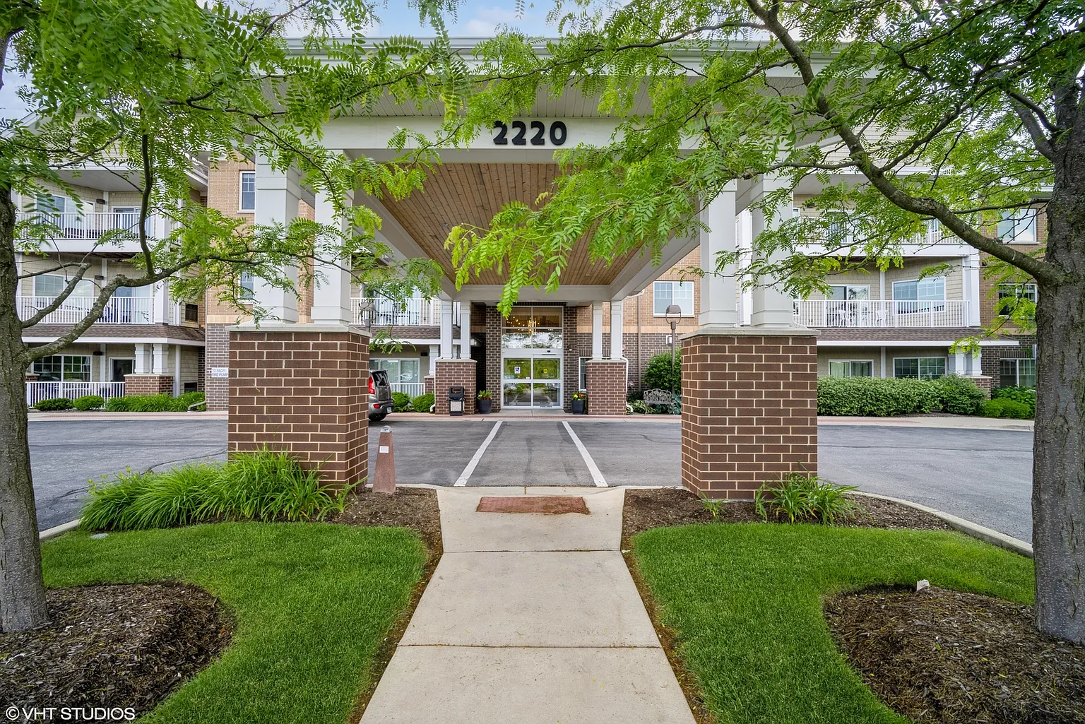 2220 Founders Dr APT 116 photo 1