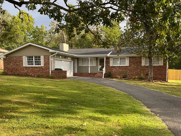 1634 Fernwood Cir — Photo 1