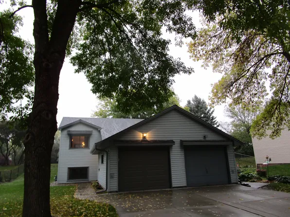 8433 Sheridan Ave N, Brooklyn Park, MN 55444