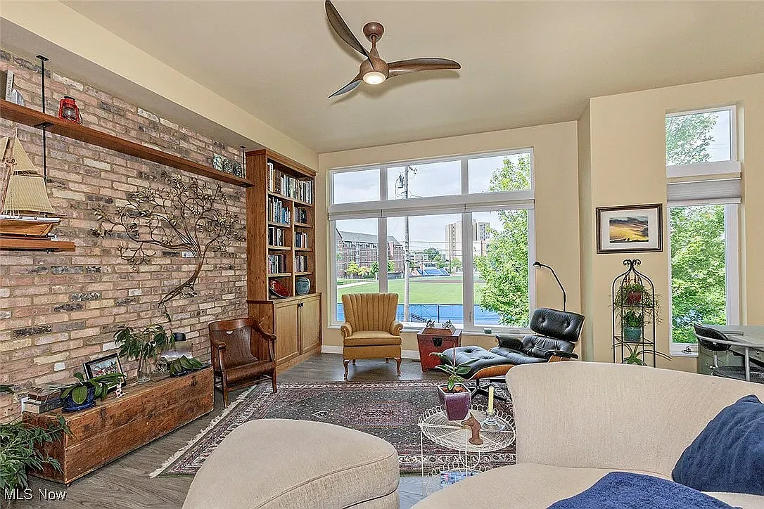 2 bed, 1830 sqft, $2,500 — Photo 3