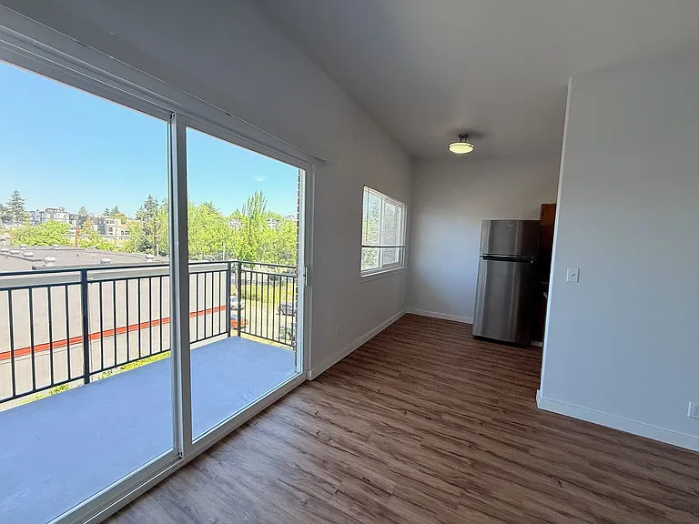 39th Ave Flats — Photo 13