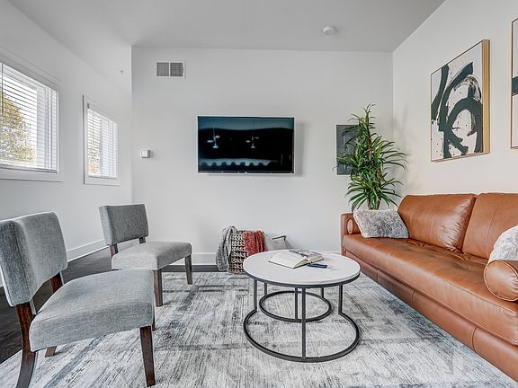 4th image of 940 Piedmont Ave NE APT 180