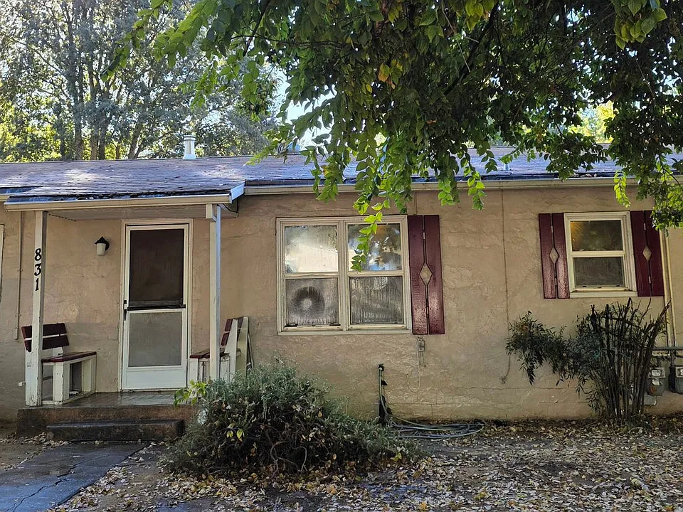 831 W 4th Ave