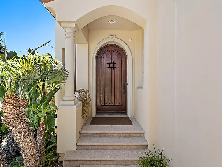 150 Sidney Bay Dr — Photo 4