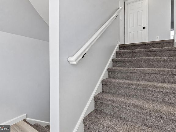 4th image of 3912 Sheppard Dr