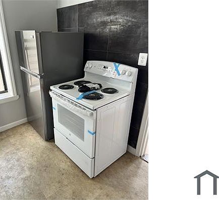 4th image of 2408 Cambreleng Ave #13