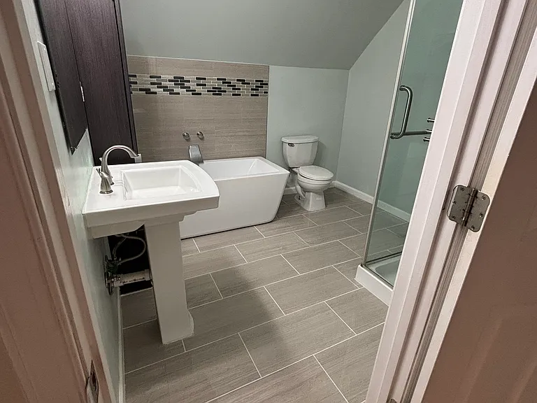 1835 Clarke Blvd — Photo 22