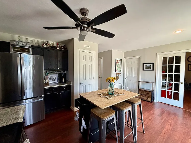 101 Emerald Ct — Photo 9