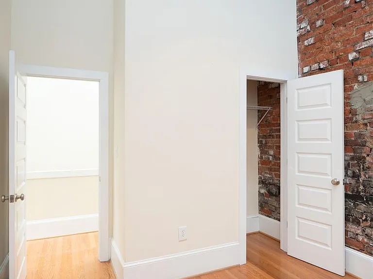 323 W Broad St #3 — Photo 11