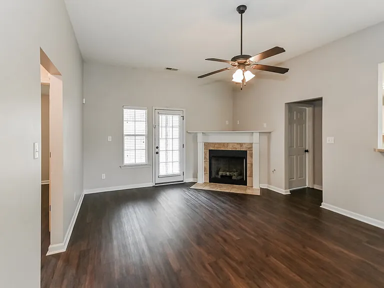 7852 Ridgedale Dr — Photo 5