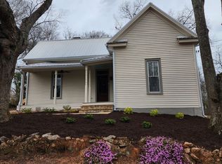 32 Middle St, Senoia, GA 30276