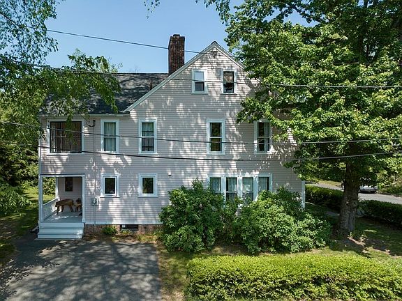 3rd image of 85 Washington Ave