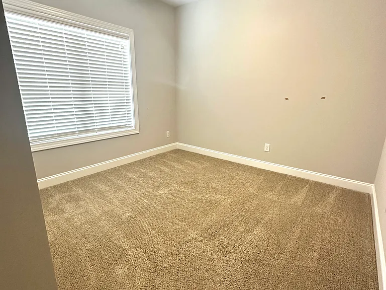906 Adirondac Way — Photo 8