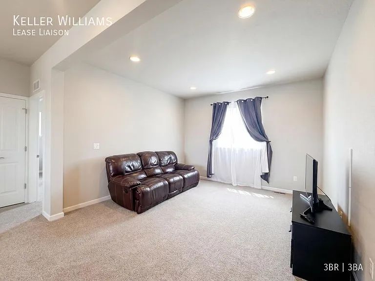 11885 Dodworth St — Photo 8
