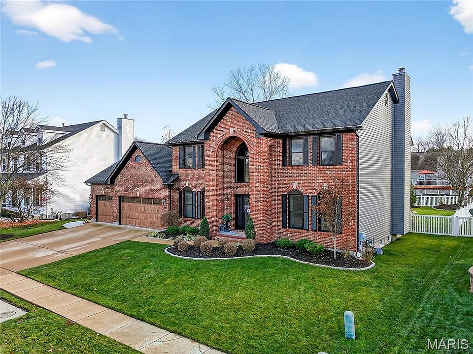 1st image of 530 Eaglesridge Dr