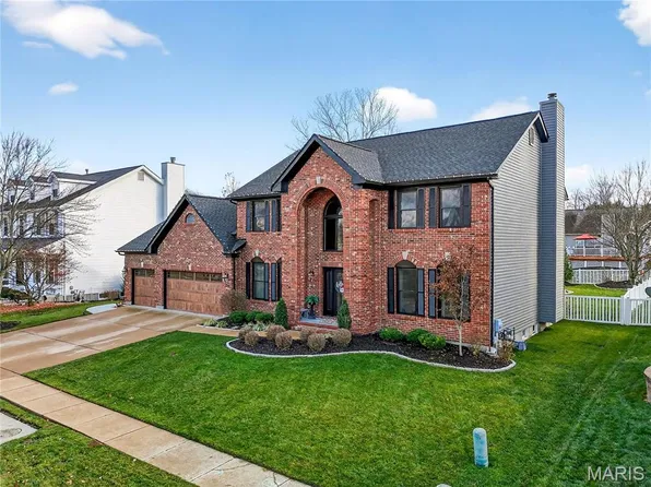 530 Eaglesridge Dr, Wildwood, MO 63021