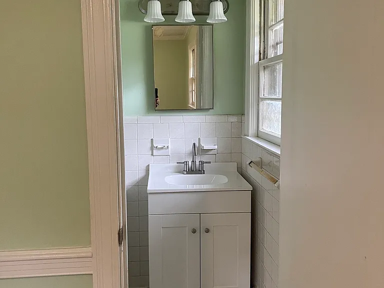321 N Glendale Dr — Photo 6