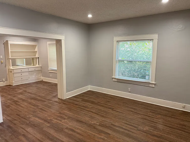 12261 Magnolia Blvd — Photo 10