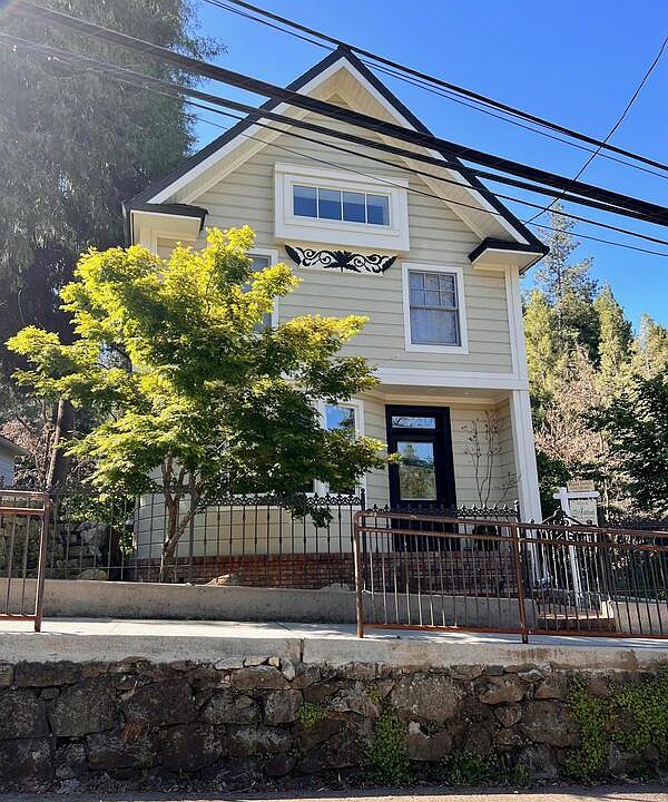 1st image of 126 Boulder St