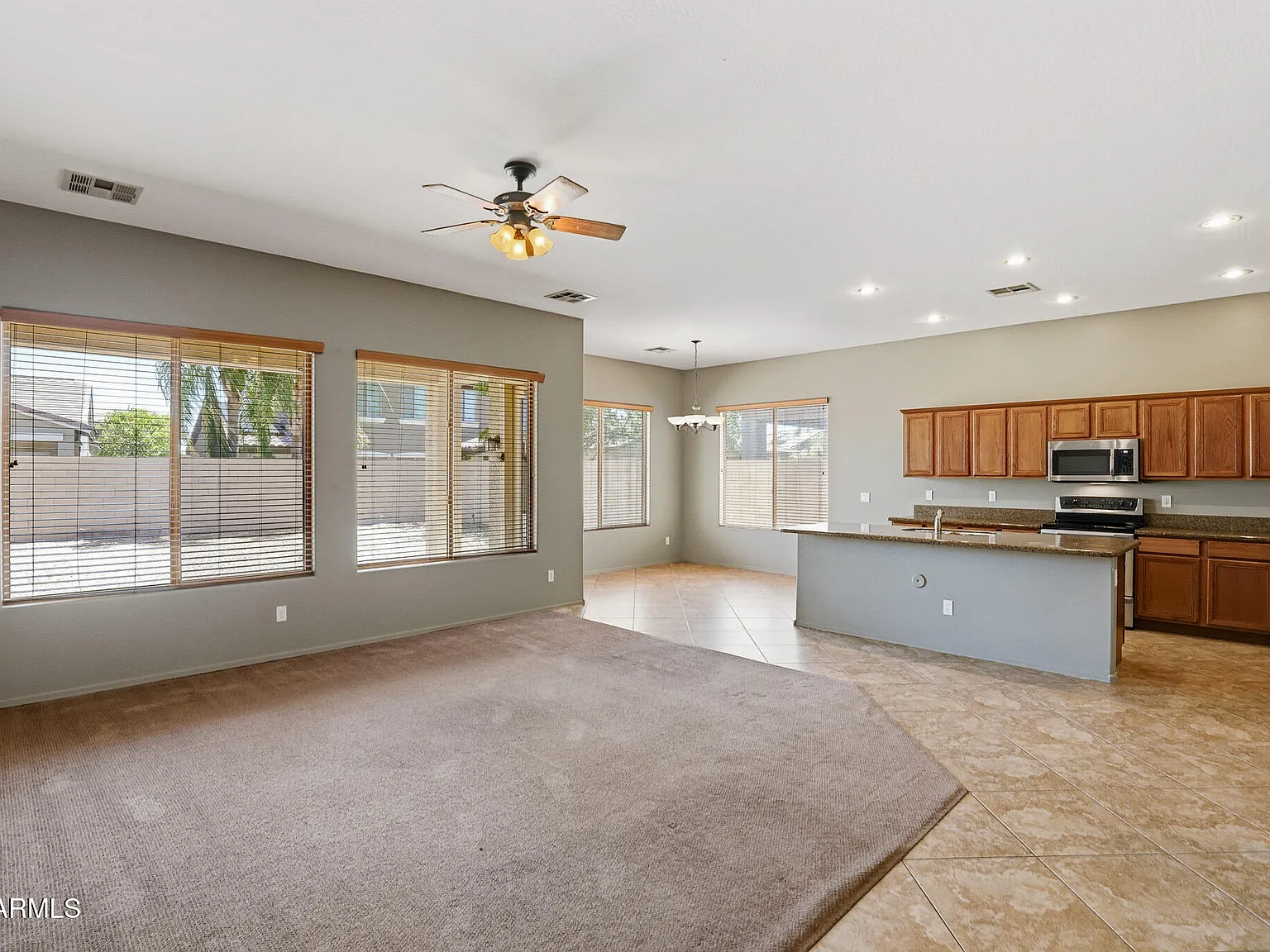 3 bed, 2.0 bath, 2103 sqft, $2,000 — Photo 3