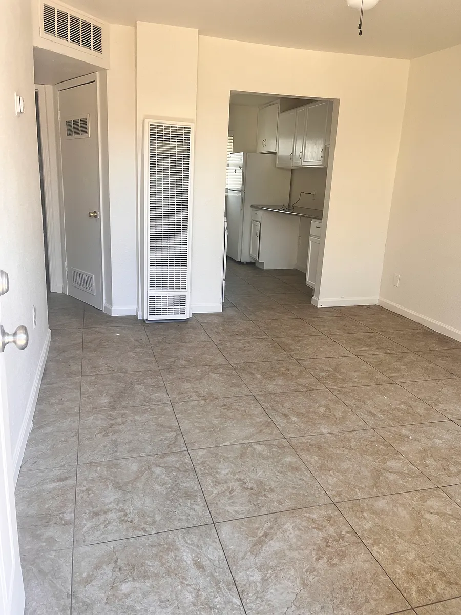 Building Photo - 4796 E Holland Ave #7