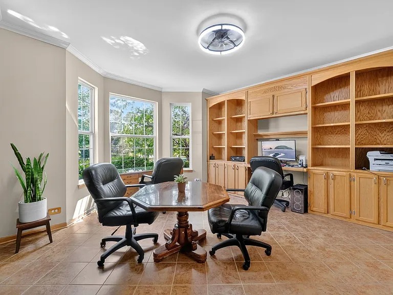 322 Hemlock Ln — Photo 10