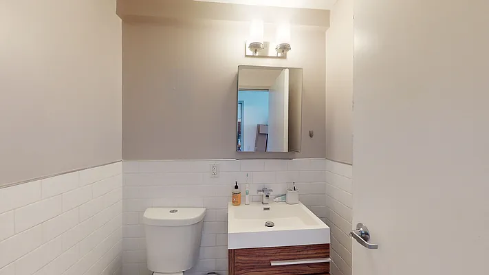 Rented by Bond New York | media 23