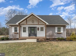 65 Grandview Rd, Hummelstown, PA 17036