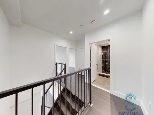 239 East 28th Street image 1 of 15