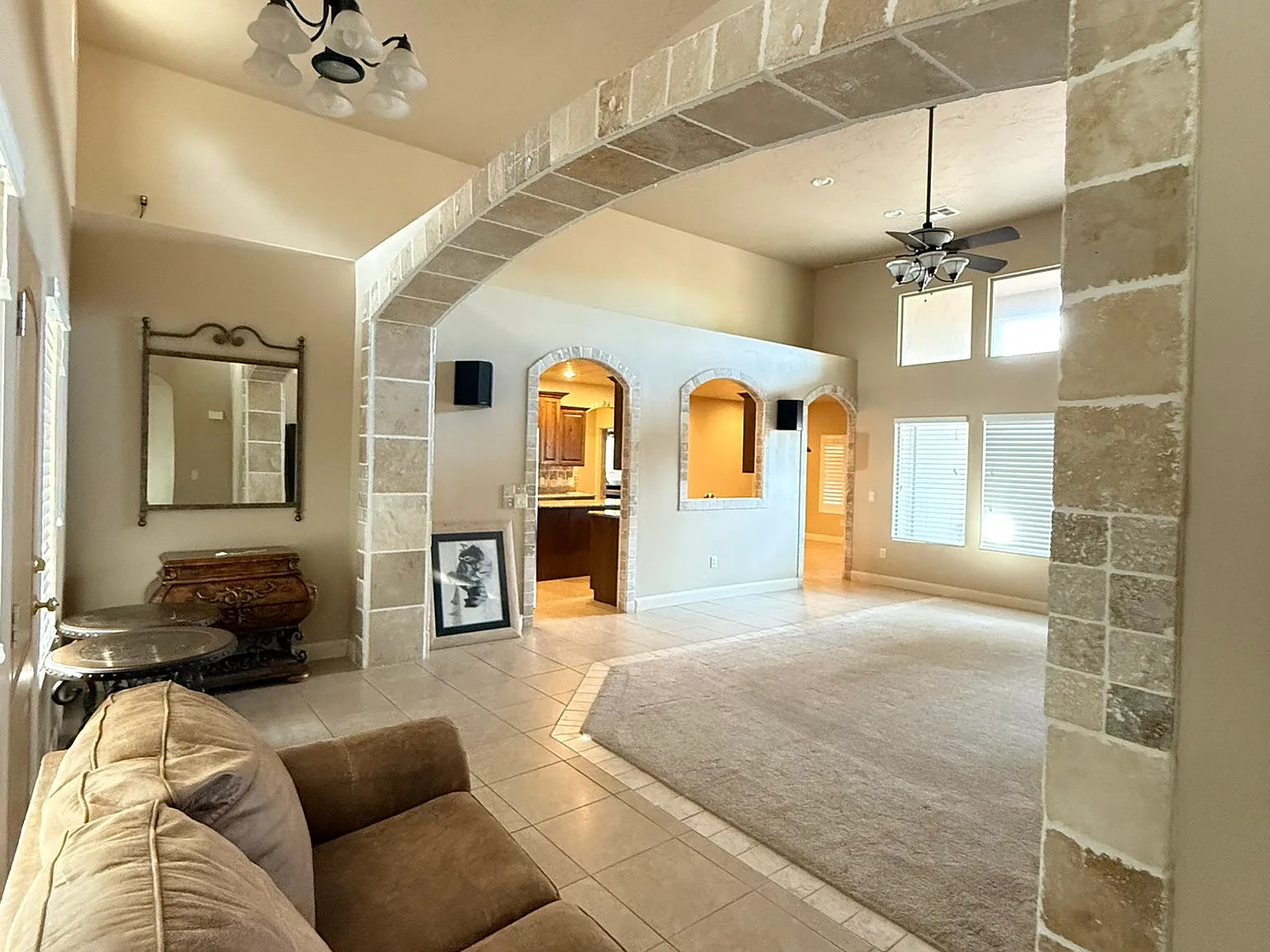 4 bed, 2498 sqft, $2,750 — Photo 2