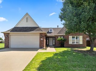 11907 S Redbud St, Jenks, OK 74037