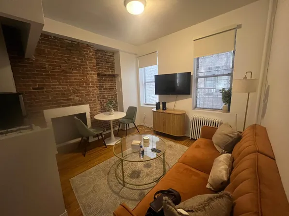 442 West 45th Street image 1 of 11