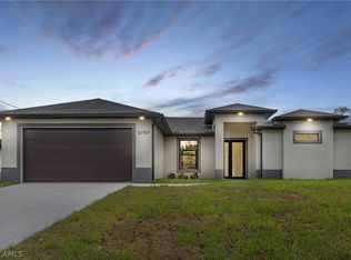 2707 53rd St SW, Lehigh Acres, FL 33976