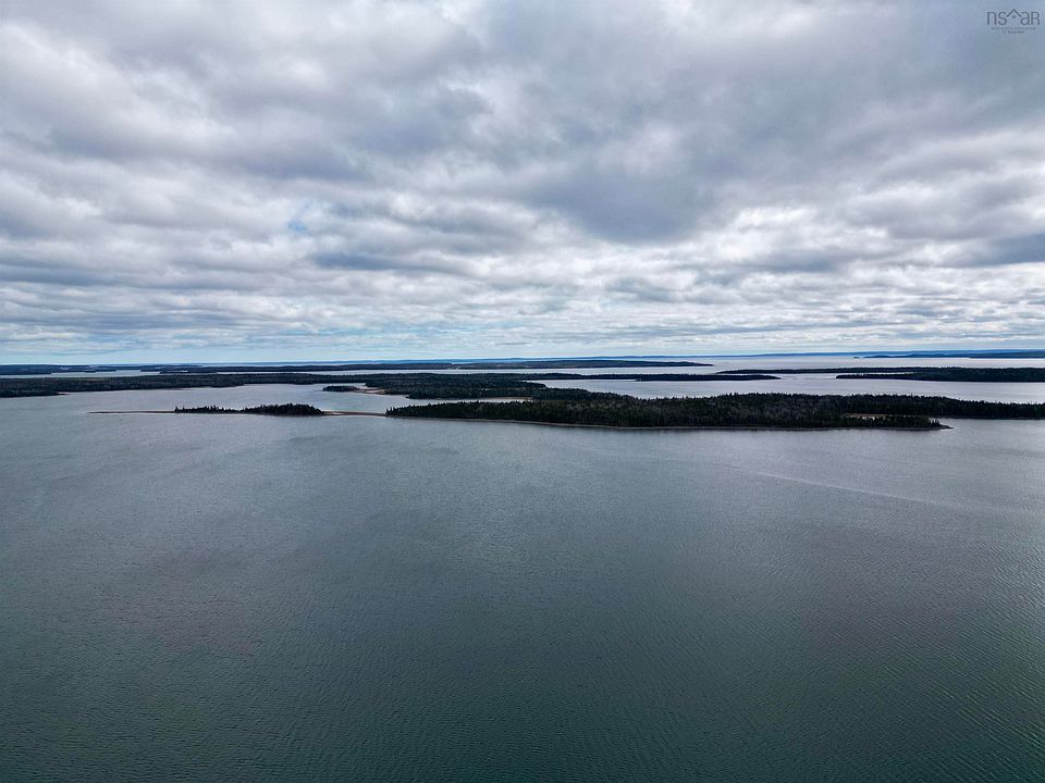 2nd image of Acreage Macleod Is