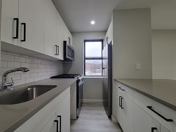 4th image of 829 Greenwood Ave APT 5Q