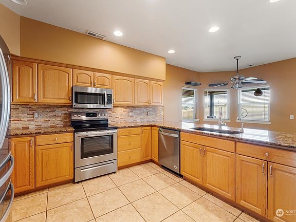 2nd image of 409 N Crestview Drive