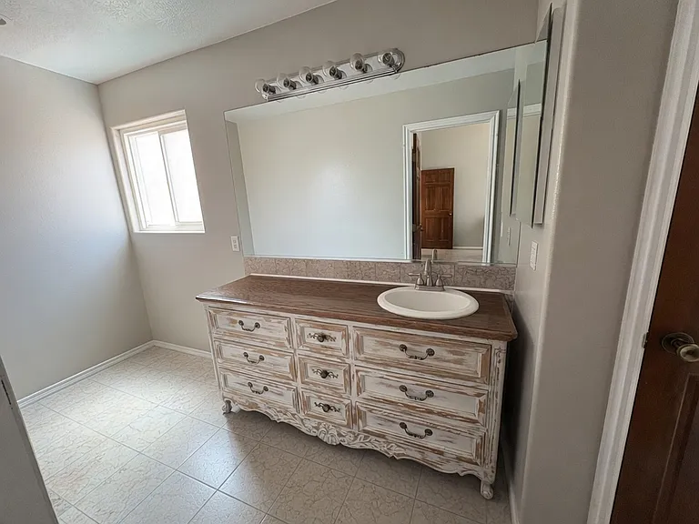 Master vanity