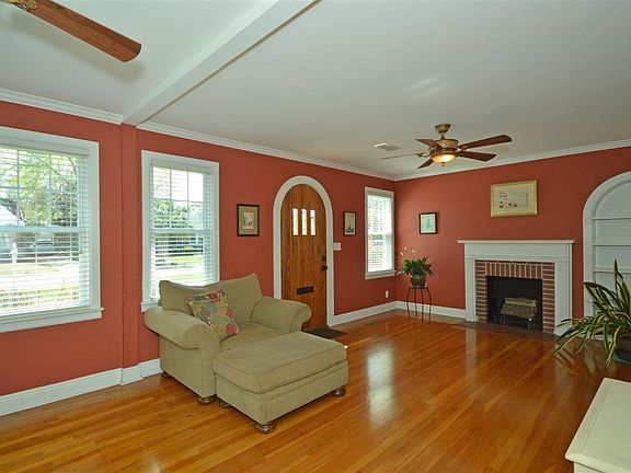 5th image of 1704 E Moreno St