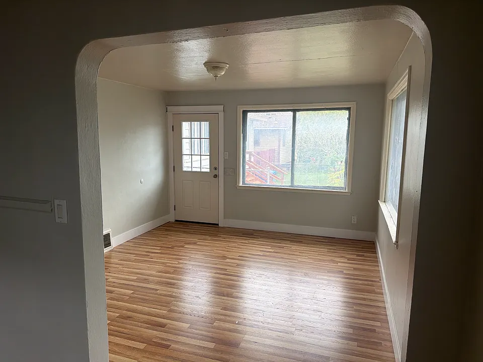 1248 N Garfield Ave #1248