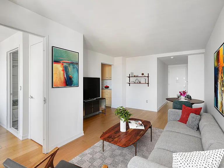 Columbus Cir #S33D — Photo 6