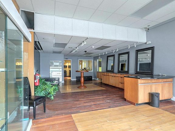3rd image of 23-25 E King St #1