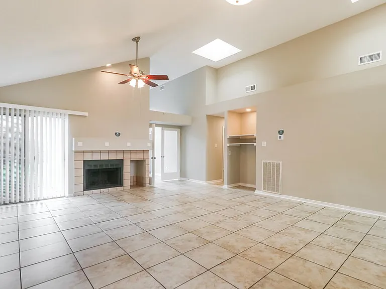8619 Spring Green Dr — Photo 4