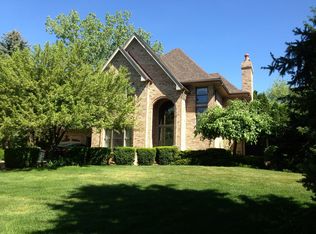 6661 White Pines Dr, Brighton, MI