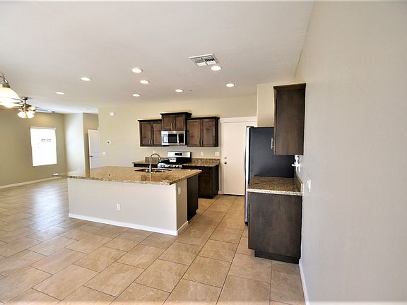 5th image of 8617 E Fairbrook St