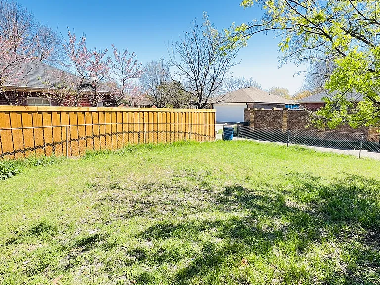 7632 Livvie Meador Ln — Photo 26