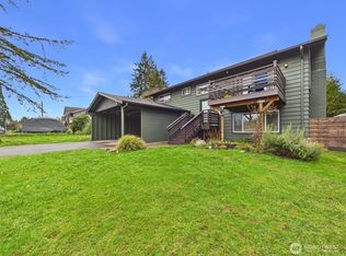 215 Hubbard Road, Lynnwood, WA 98036
