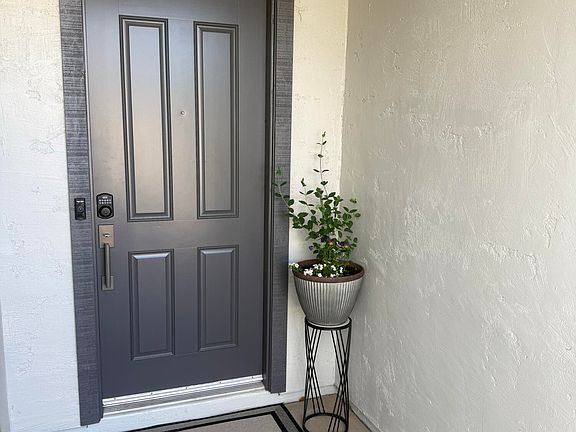 5th image of 414 Hayes Ct