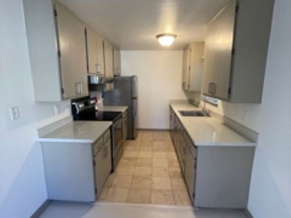 5th image of 421 Brosnan Ct