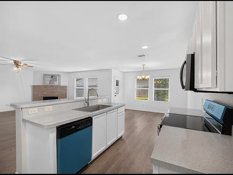 9605 Woodrow Wilson Dr — Photo 4