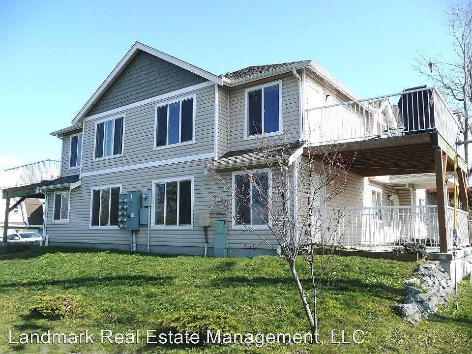 1st image of 401 Lakeway Dr APT 204